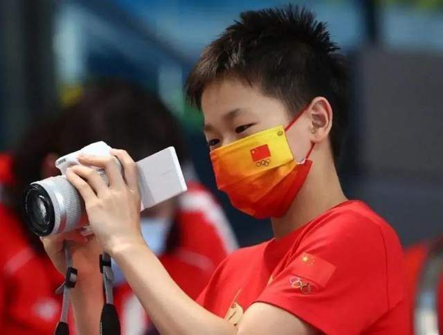 据德国媒体《踢球者》消息，斯图加特方面目前无法承担买断努贝尔的费用，他在母队拜仁的未来仍悬而未决。
